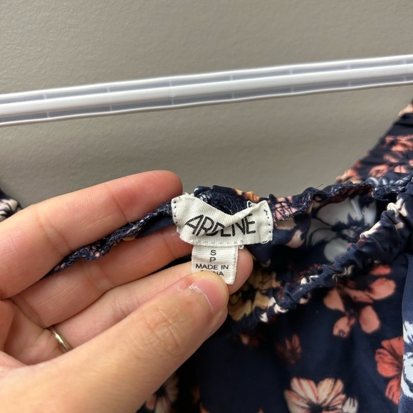 Ardene Floral Off The Shoulder Blouse - Picture 5 of 5